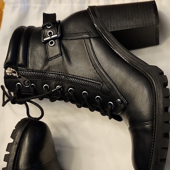 Guess Excellent Condition & Super Comfy Black Moto Booties, 8.5M, $48 - Picture 5 of 13